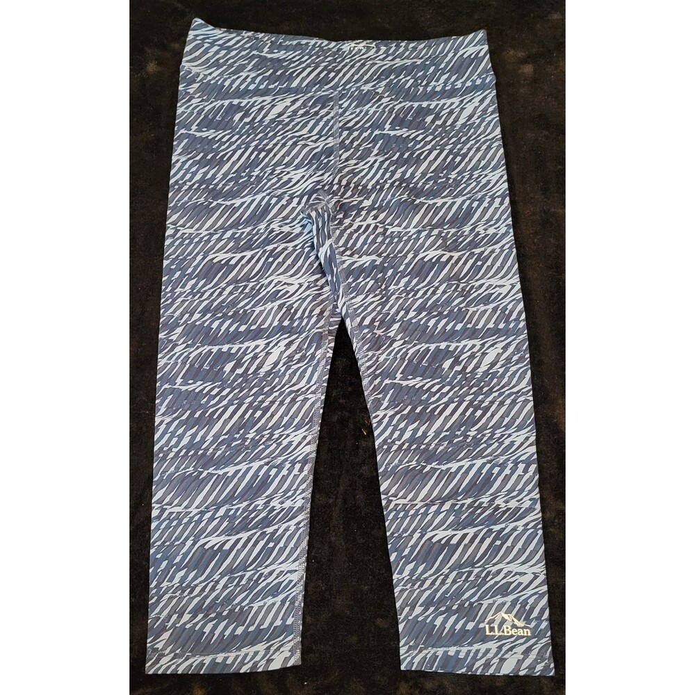 Woman's LL Bean Boundless Performance Capri Leggings Size Medium